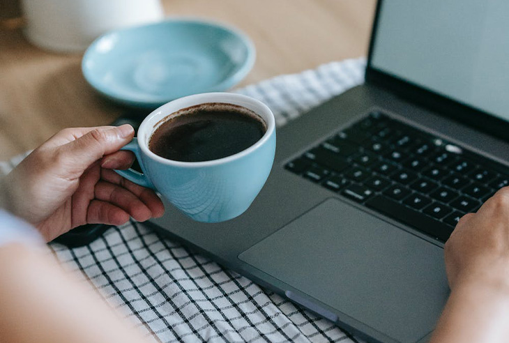 Working when drinking coffee